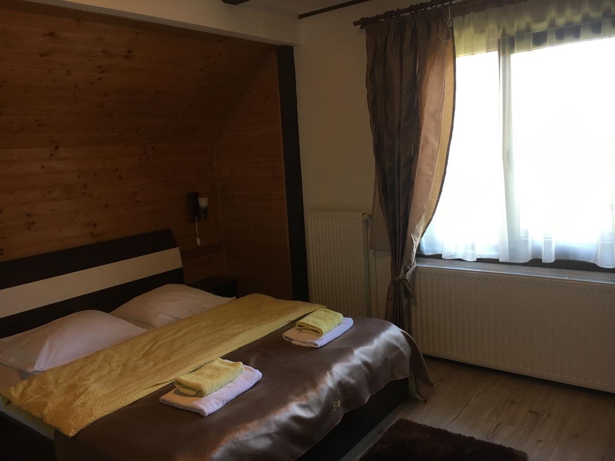 Pensiunea Esenzza Bran  Exteriör bild