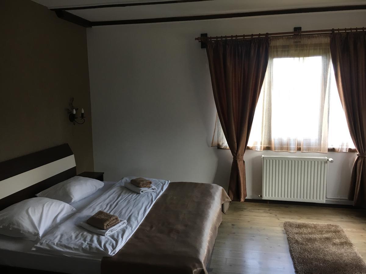 Pensiunea Esenzza Bran  Exteriör bild